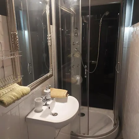 Sarok Apartment *